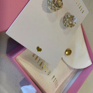 Ava Mini Hoop Earrings - Untamed Petals